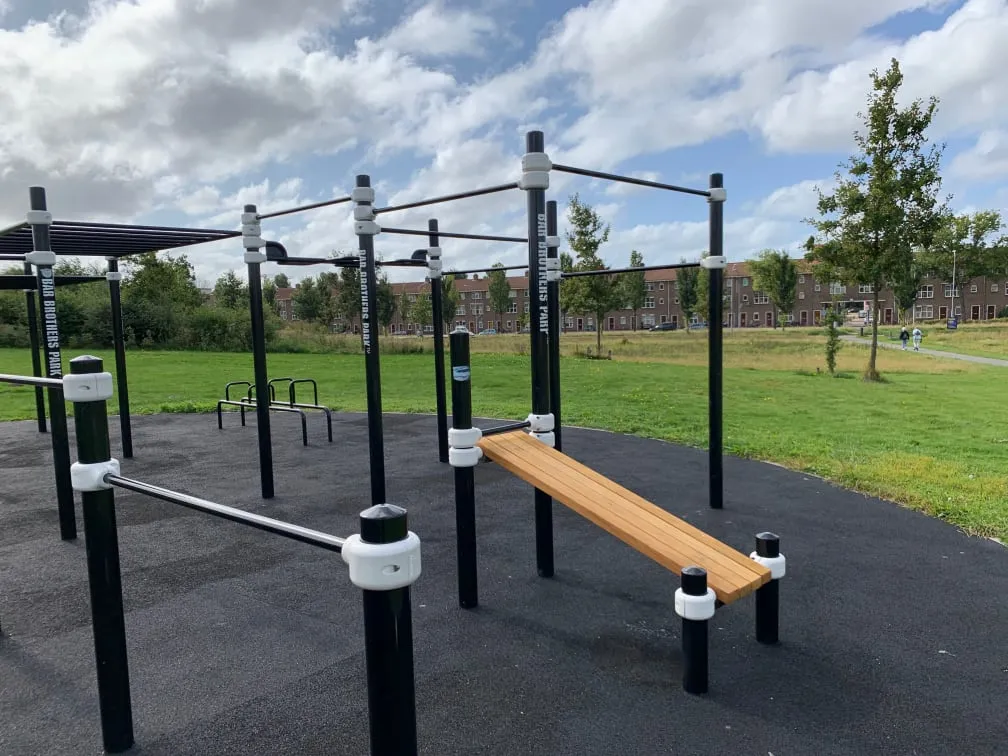 Monkey Bars at Calisthenics Park at Bar Brothers Park, Haarlem – photo 5 of 10