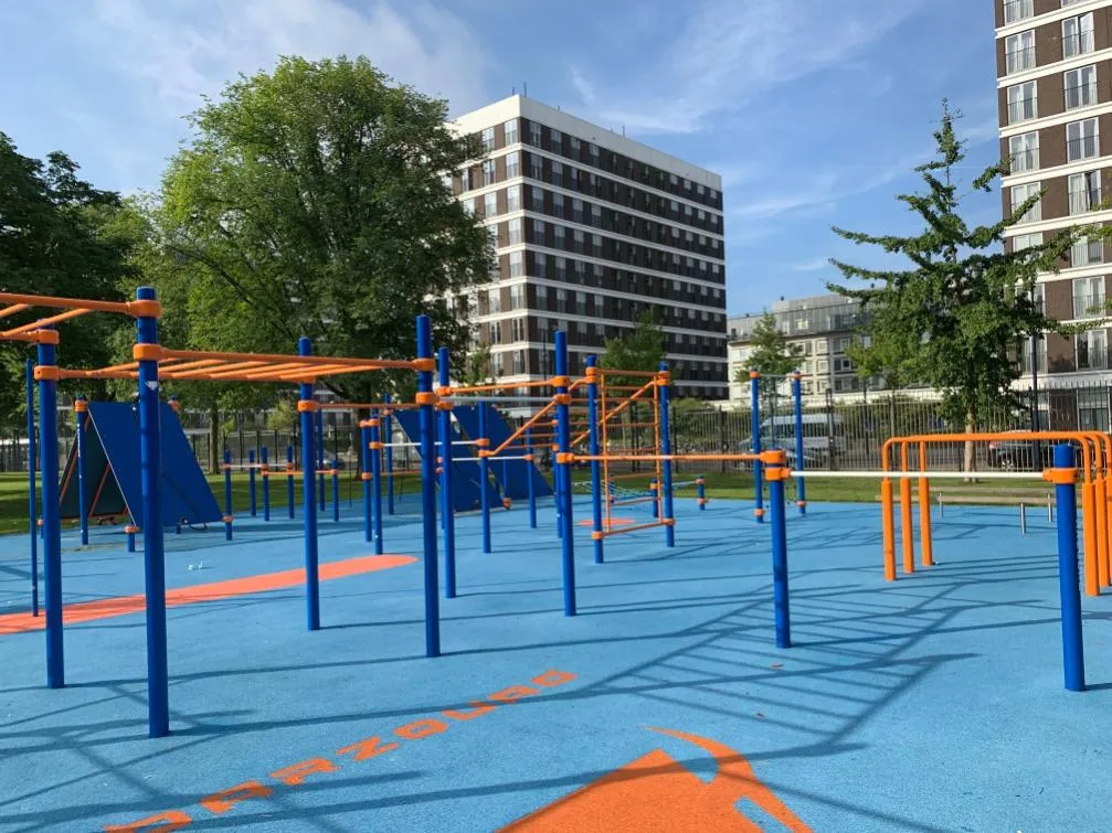 Barre de traction à Calisthenics Park at Wolbrantskerkweg, Amsterdam – photo 1 sur 9
