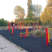 Calisthenics Park at Aleje Jerozolimskie, Warszawa - thumbnail 3