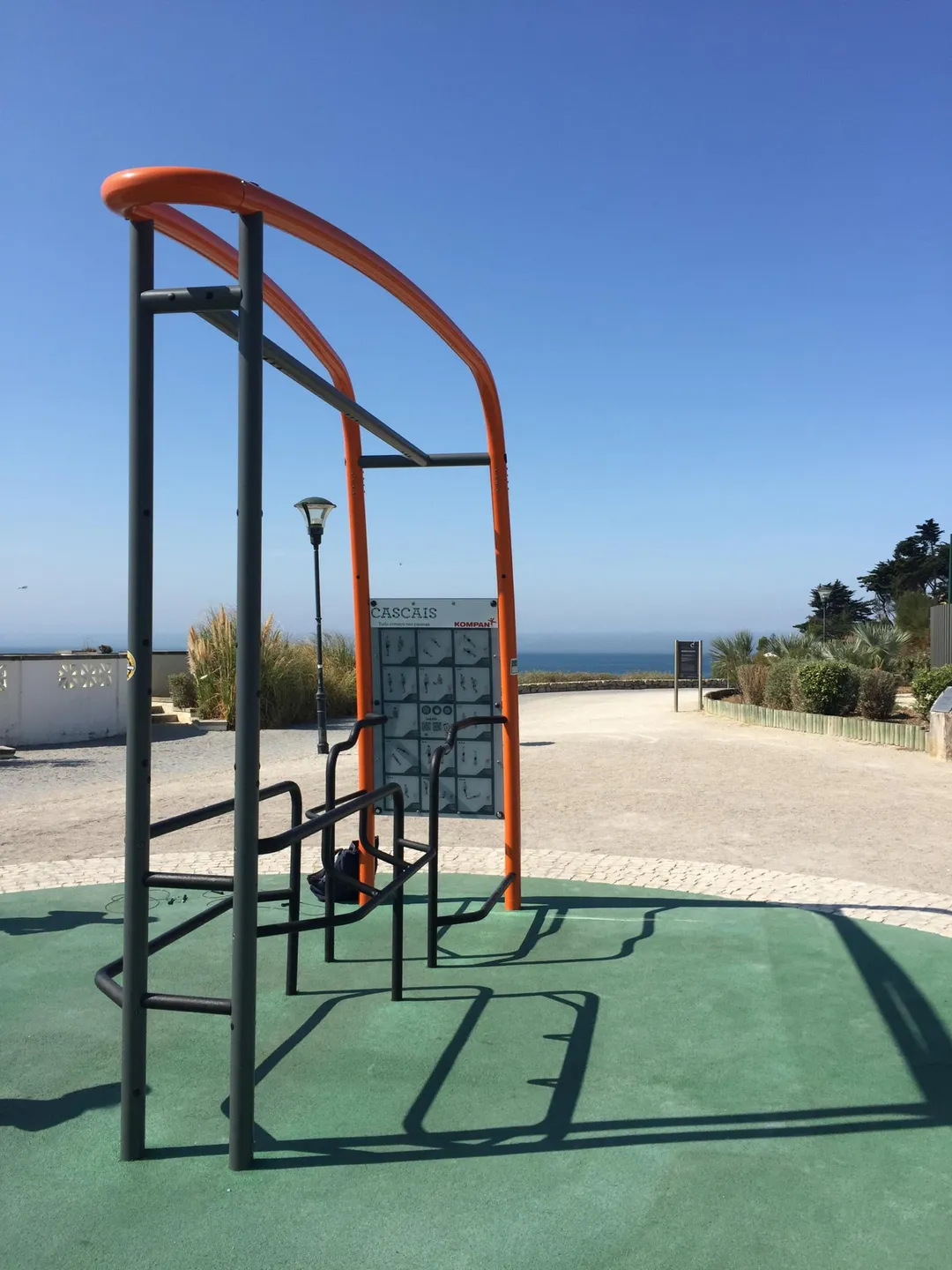 Push Up Bar at Calisthenics Park at Avenida Diana Spencer, Cascais – photo 5 of 8
