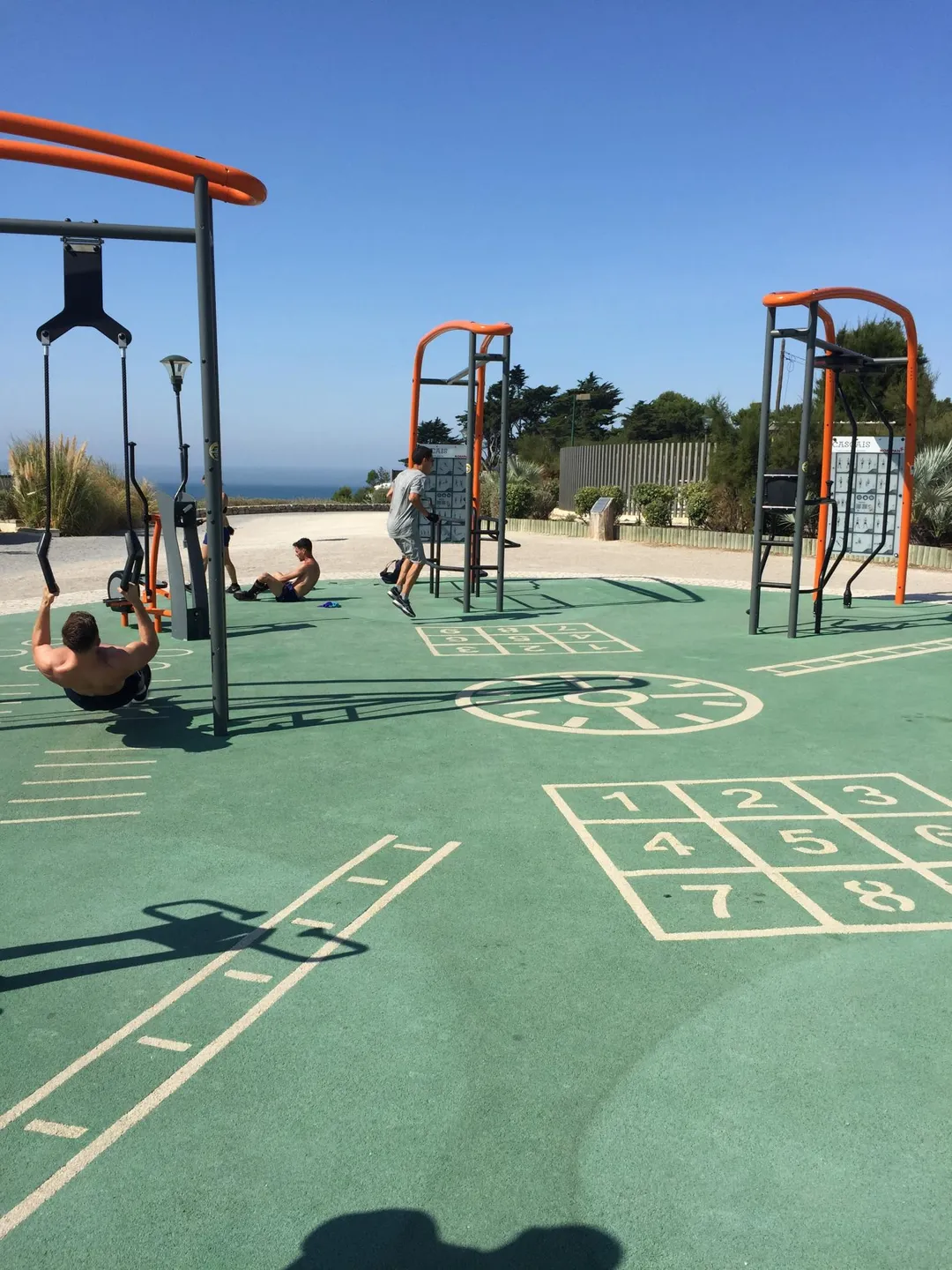 Pull Up Bar at Calisthenics Park at Avenida Diana Spencer, Cascais – photo 1 of 8