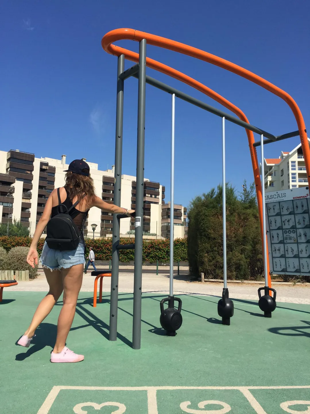 Abs Bench at Calisthenics Park at Avenida Diana Spencer, Cascais – photo 4 of 8