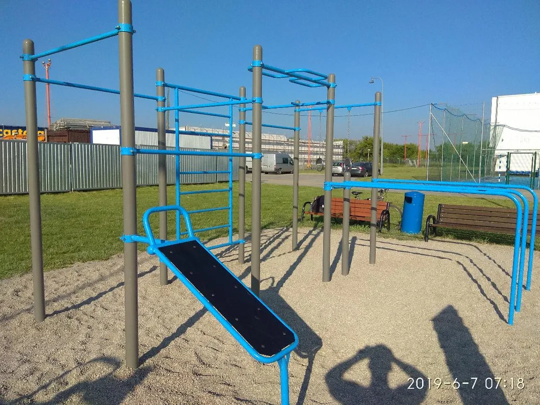 Barre de traction à Calisthenics Park at Mineralna, Warszawa – photo 1 sur 3