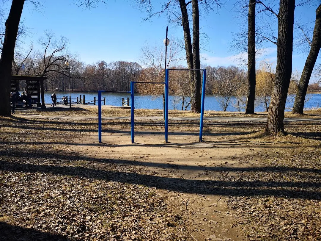 Klimmzugstange bei Calisthenics Park at Арлоўская вуліца, Мінск – Foto 2 von 2