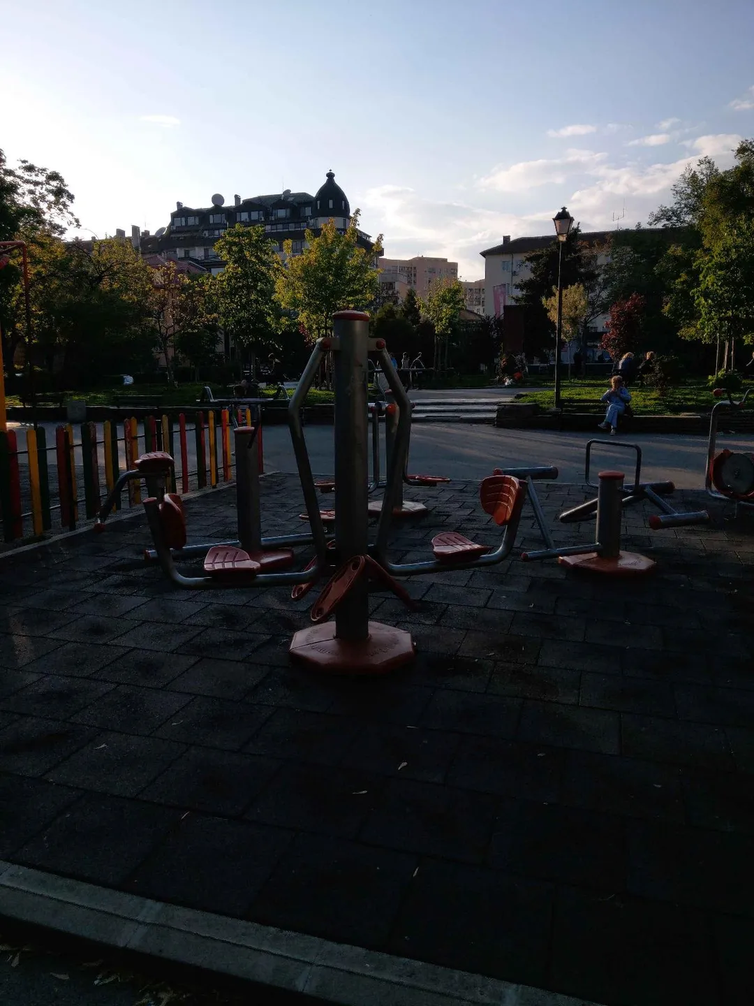 Bare paralele la Calisthenics Park at Владайска, София – fotografia 2 din 4
