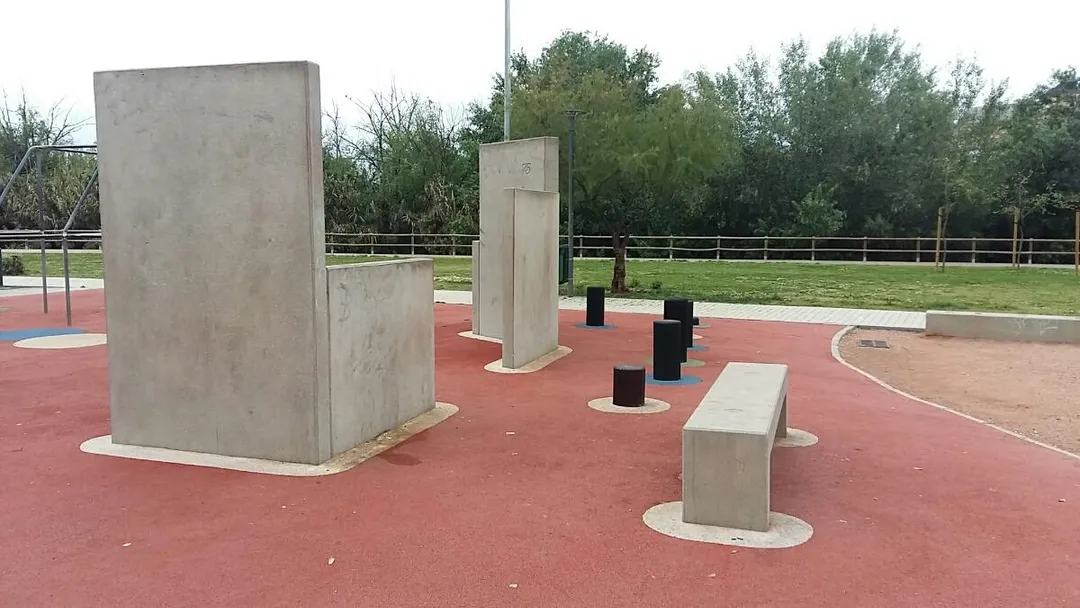 Parallele presso Calisthenics Park at Paseo Virgen del Dulce Nombre, Córdoba #wp3333 – foto 2 di 11
