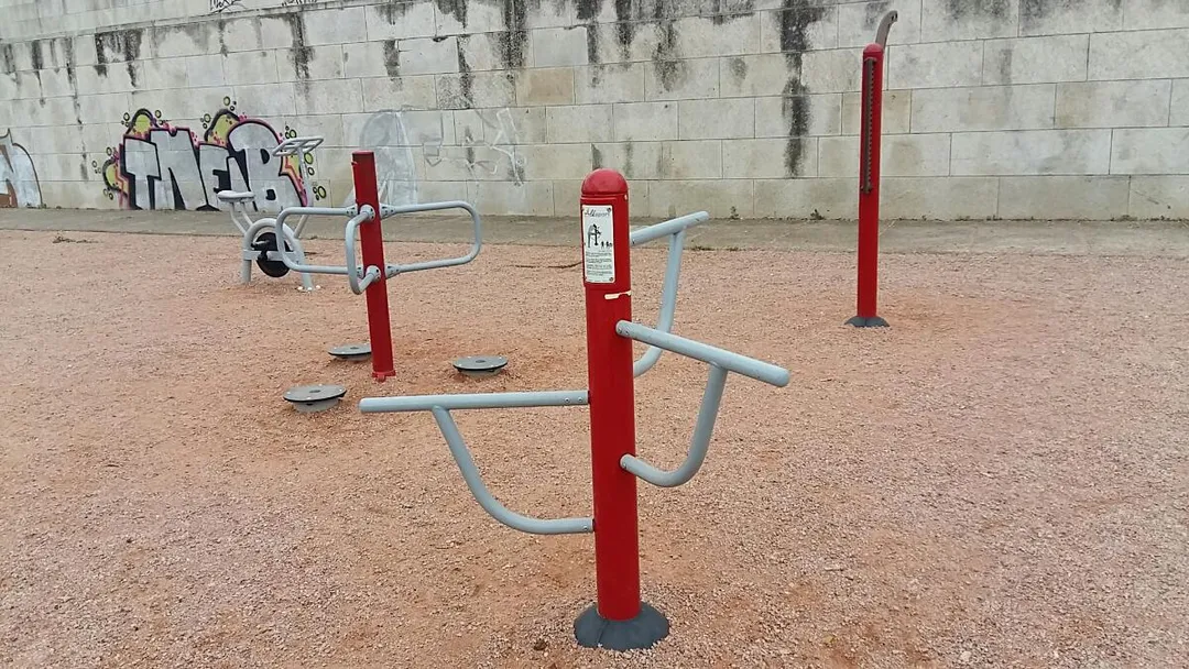 Parallele presso Calisthenics Park at Paseo Virgen del Dulce Nombre, Córdoba #wp3333 – foto 8 di 11