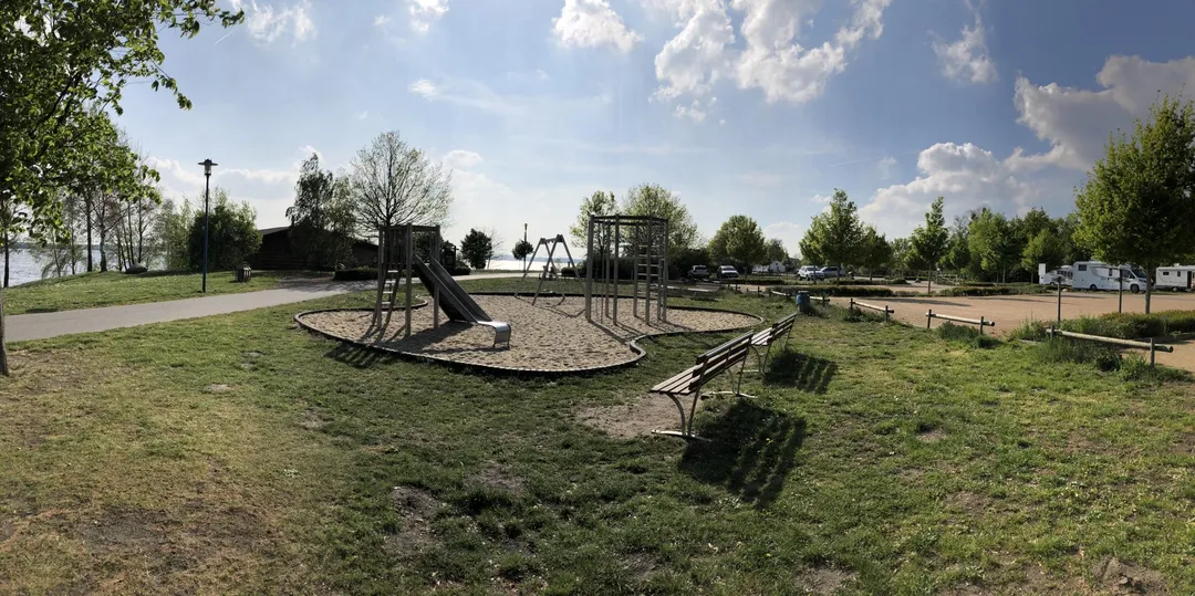 Канат для лазания на площадке Calisthenics Park at Buchwalder Straße, Senftenberg - Zły Komorow – фото 3 из 3