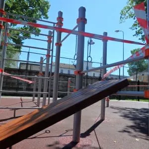 Sbarra per trazioni presso Calisthenics Park at Aleksandra Čaka iela, Rīga – foto 1 di 1