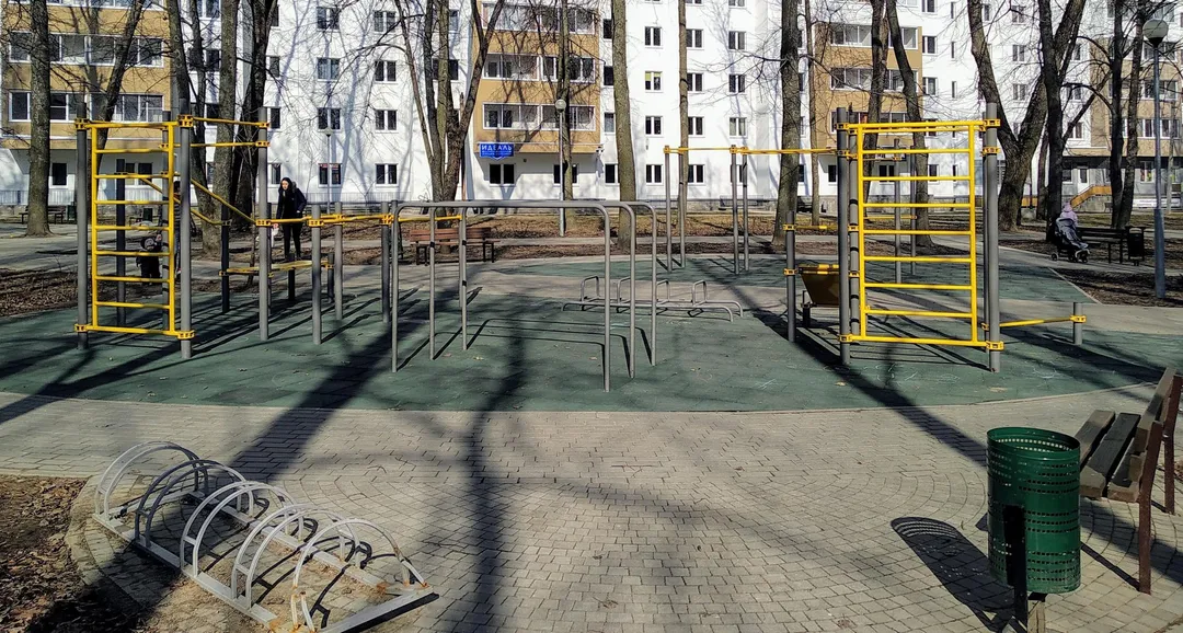 Pull Up Bar at Calisthenics Park at вуліца Папаніна, Мінск – photo 1 of 2