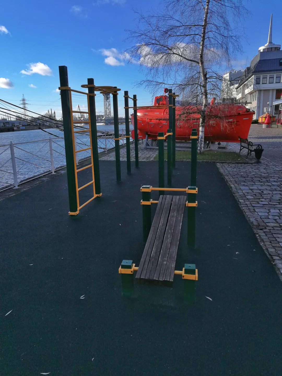 Pull Up Bar at Calisthenics Park at набережная Петра Великого, Калининград – photo 1 of 3