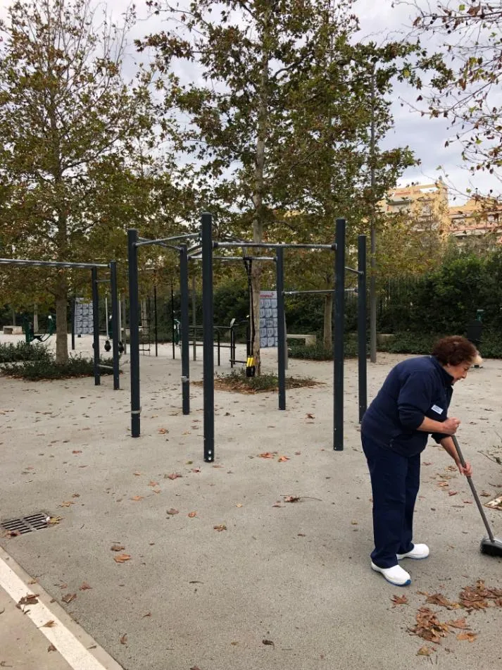 Pull Up Bar at Outdoor Gym in 2η Κοινότητα Καλλιθέας, Δήμος Καλλιθέας – photo 1 of 10