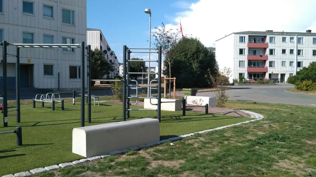 Bară de flotări la Calisthenics Park at Smaragdgatan, Göteborg – fotografia 2 din 2