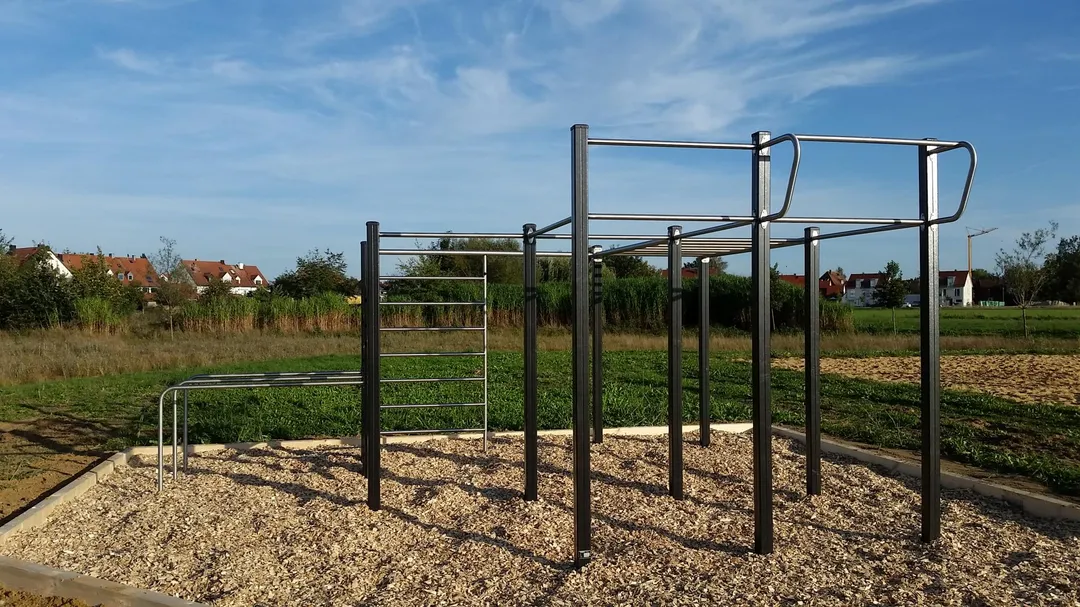 Брусья на площадке Calisthenics Park at Sportplatzweg, Markt Indersdorf – фото 2 из 3