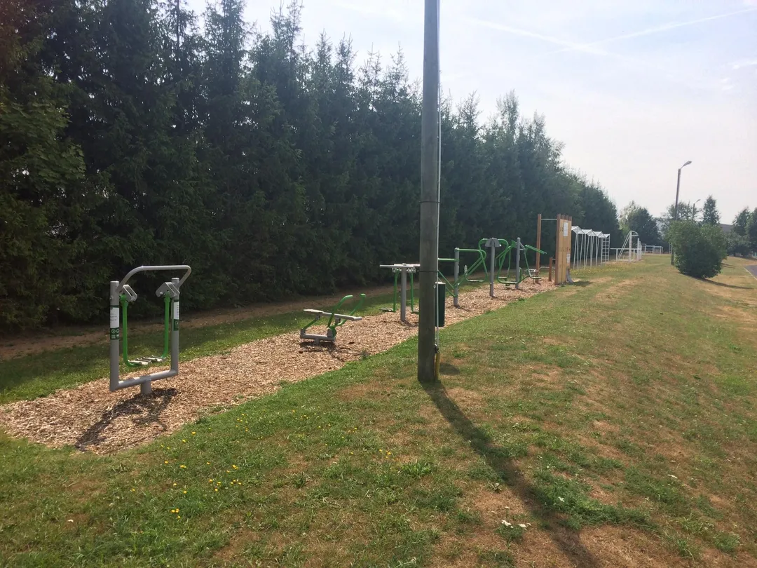 Bară de tracțiuni la Calisthenics Park at Ülenurme Gümnaasiumi staadion, Ülenurme alevik – fotografia 7 din 7