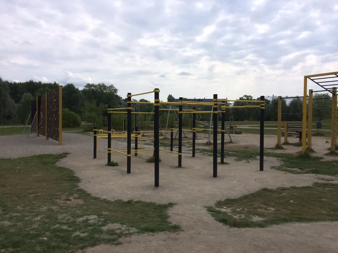 Турнік на майданчику Calisthenics Park at Tähtvere rulliring, Tartu linn – фото 1 з 4