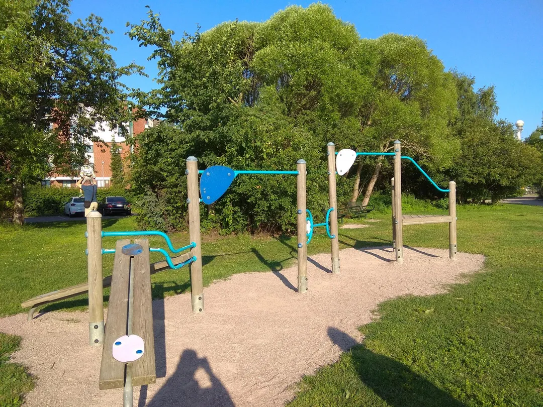 Bară de tracțiuni la Calisthenics Park at Katajanokanranta, Helsinki – fotografia 1 din 1