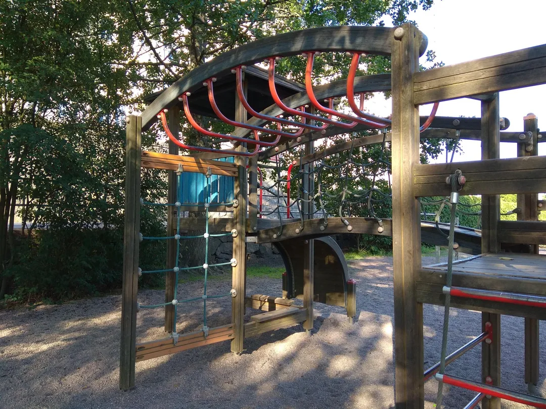 Monkey Bars la Calisthenics Park at Laivastokatu, Helsinki – fotografia 2 din 2