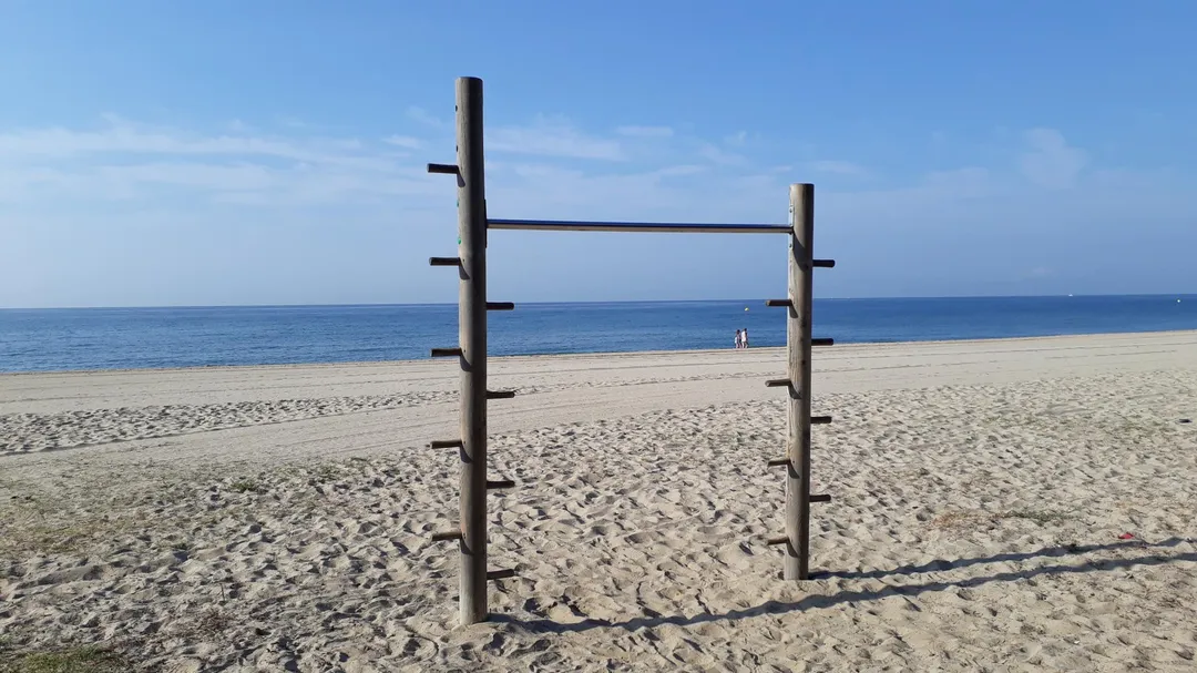 Barre de traction à Calisthenics Park at Carrer del Doctor Paul Wiringler, Cambrils – photo 1 sur 1