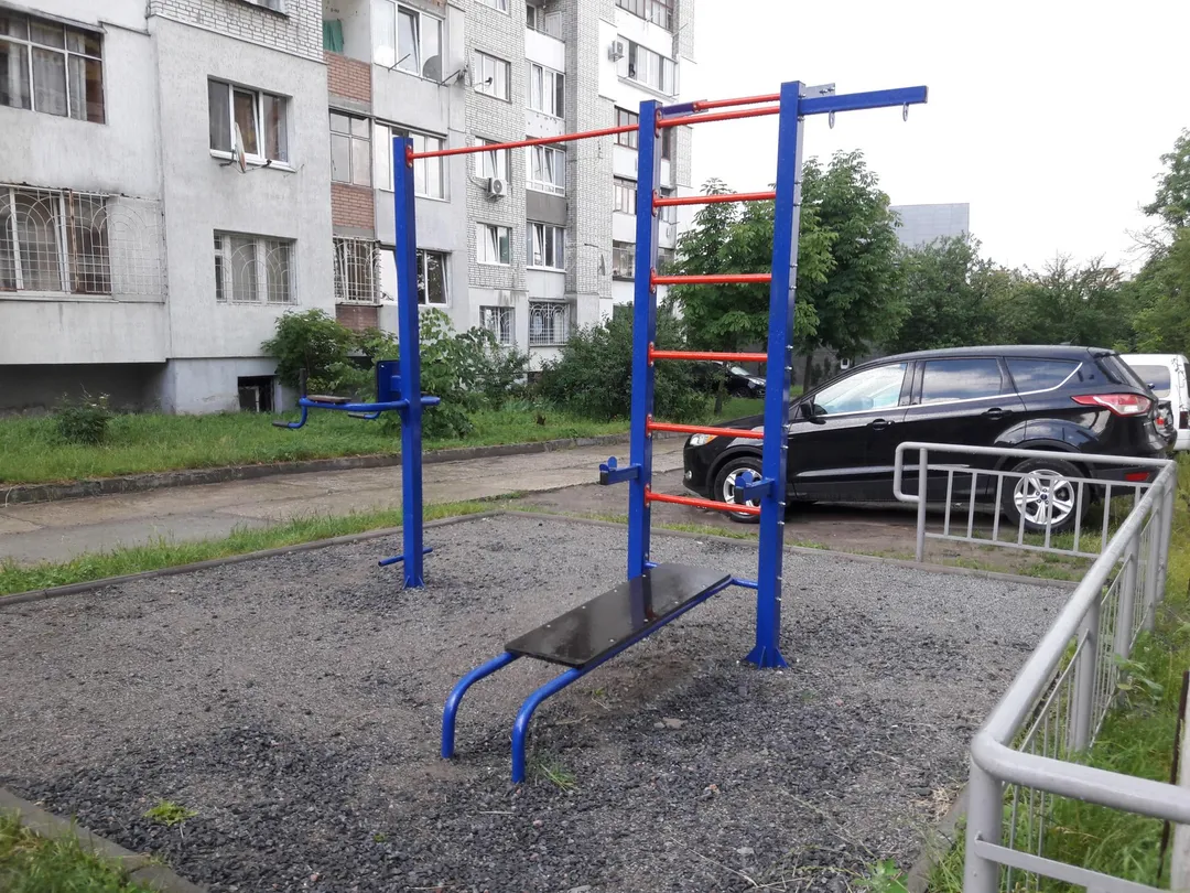 Klimmzugstange bei Calisthenics Park at вулиця Під Голоском, Львів – Foto 1 von 2