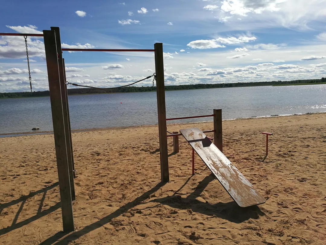 Бруси на майданчику Calisthenics Park at Tamula rannapromenaad, Võru linn – фото 8 з 10