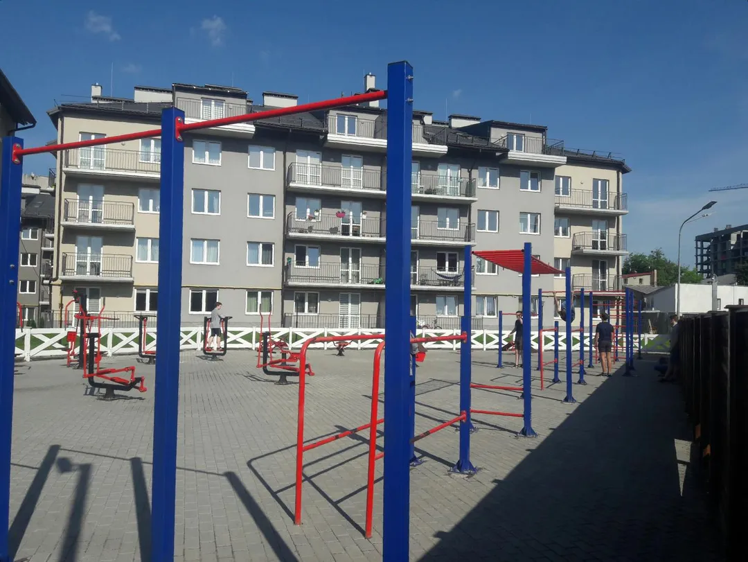 Monkey Bars at Calisthenics Park at вулиця Василя Єрошенка, Львів – photo 3 of 4