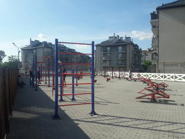 Calisthenics Park at вулиця Василя Єрошенка, Львів