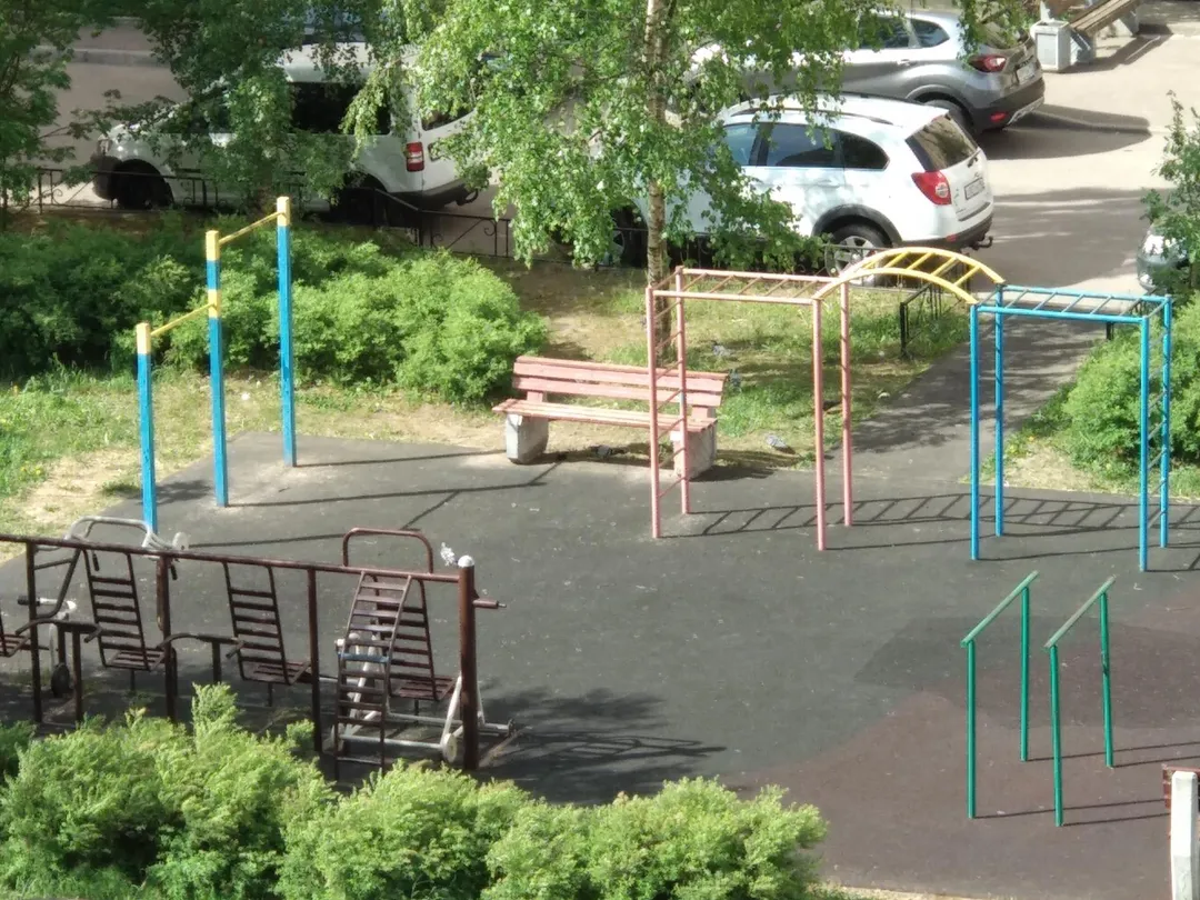 Poręcze — Park do kalisteniki — Primorskoye shosse, Siestrorieck #wp3396 – zdjęcie 2 z 2