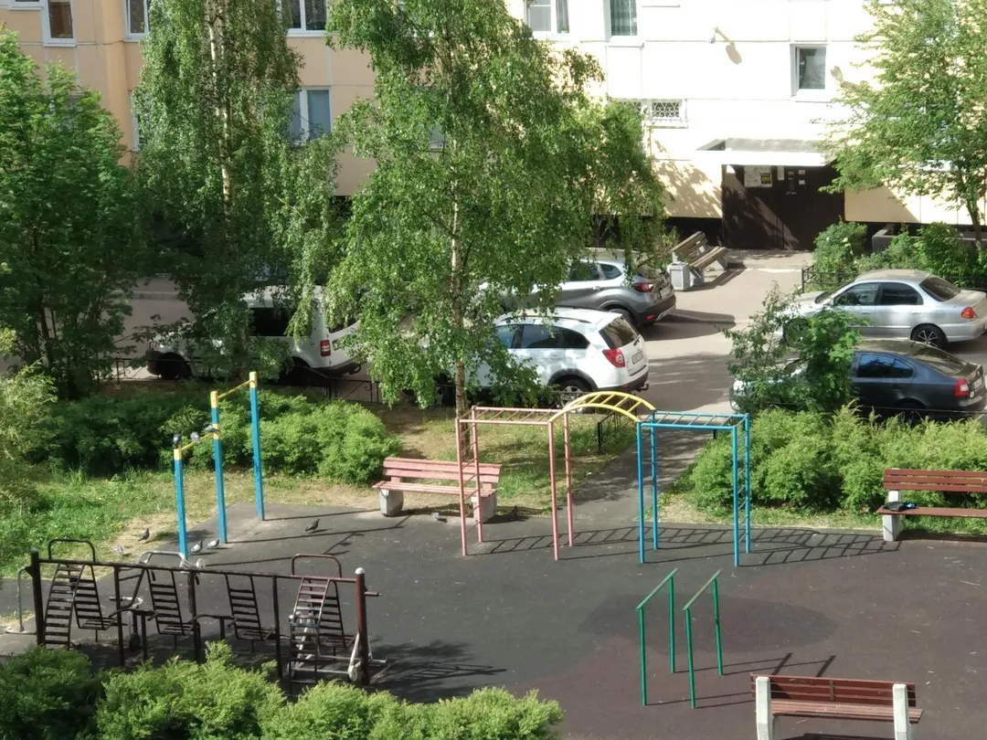 Drążek do podciągania — Park do kalisteniki — Primorskoye shosse, Siestrorieck #wp3396 – zdjęcie 1 z 2
