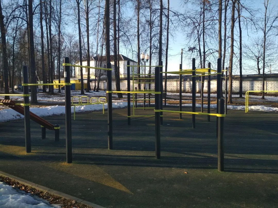 Push Up Bar at Calisthenics Park at вуліца 1 Мая, Вілейка – photo 5 of 6