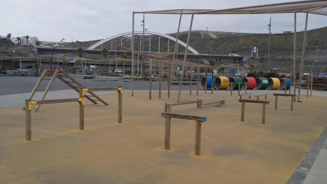 Barres parallèles à Calisthenics Park at Parque Litoral El Rincón, Las Palmas de Gran Canaria – photo 2 sur 7