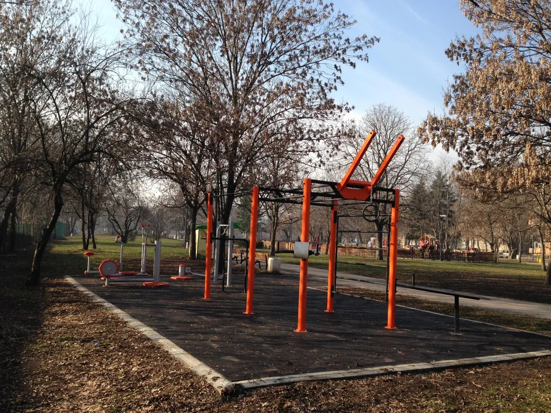 Klimmzugstange bei Calisthenics Park at Суходолска, София – Foto 1 von 2
