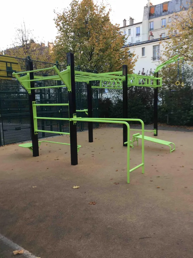 Calisthenics Park at Rue Ernest Gouin, Paris