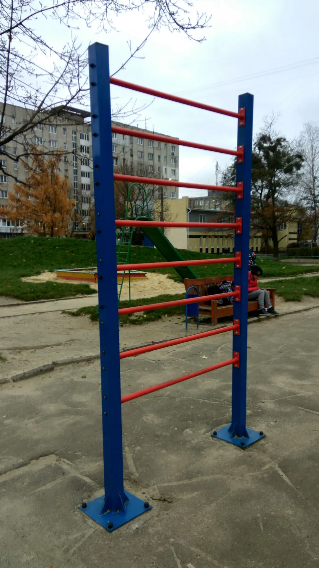 Bară de tracțiuni la Calisthenics Park at вулиця Володимира Великого, Львів – fotografia 7 din 9