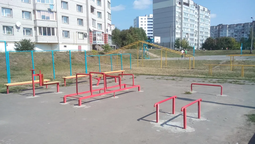 Ground Parallel Bars at Calisthenics Park at вулиця Максима Залізняка, Хмельницький – photo 3 of 6