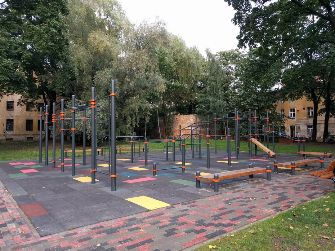 Barre de traction à Calisthenics Park at Krišjāņa Barona iela, Rīga #wp3436 – photo 1 sur 1
