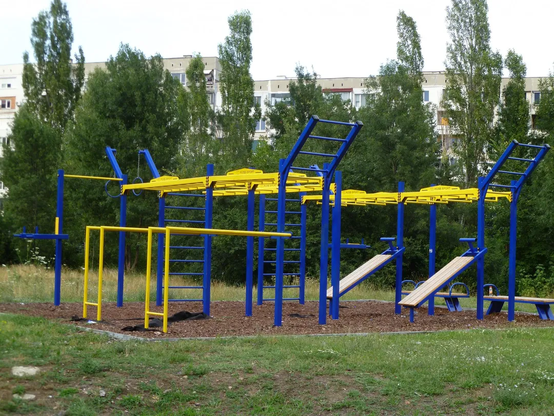 Barre de traction à Calisthenics Park at бул. Царица Йоанна, София – photo 7 sur 7