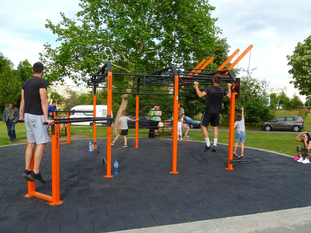 Pull Up Bar at Calisthenics Park at 405-та, София – photo 1 of 5