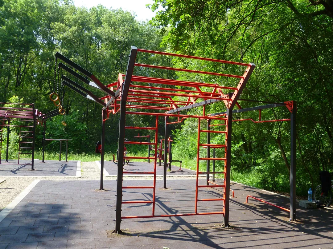 Barre de traction à Outdoor Gym in ж.к. Люлин, София – photo 1 sur 7