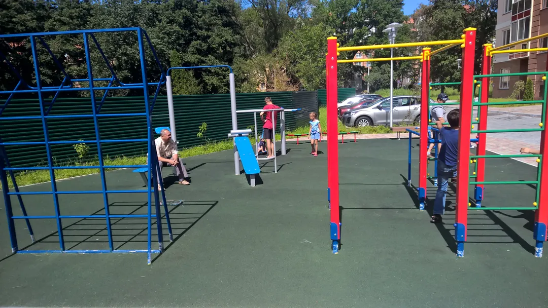 Bancă pentru abdomen la Calisthenics Park at Майский проезд, Светлогорск – fotografia 4 din 4