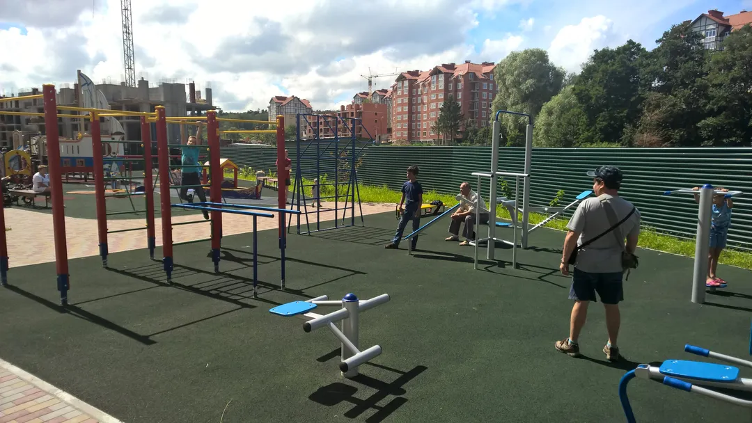 Bară de tracțiuni la Calisthenics Park at Майский проезд, Светлогорск – fotografia 1 din 4