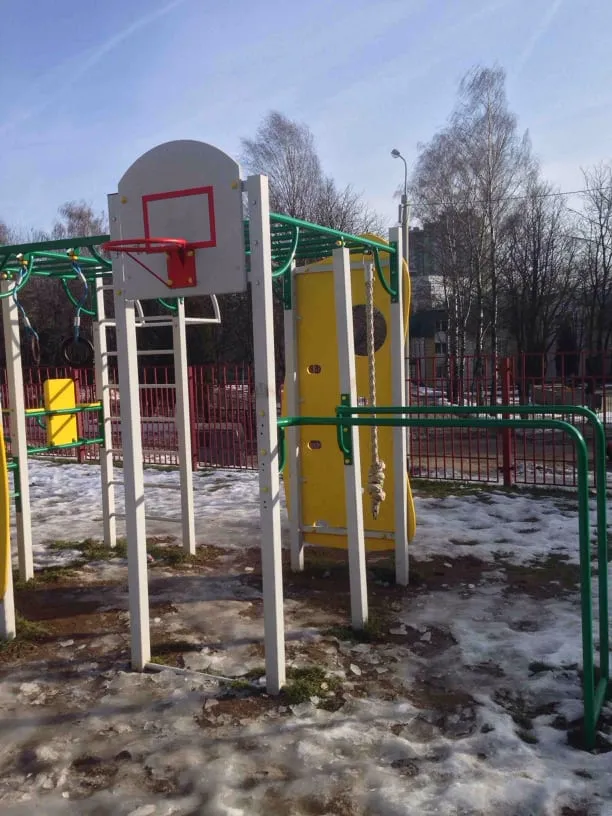 Бруси на майданчику Calisthenics Park at вуліца Бірузова, Мінск – фото 2 з 5