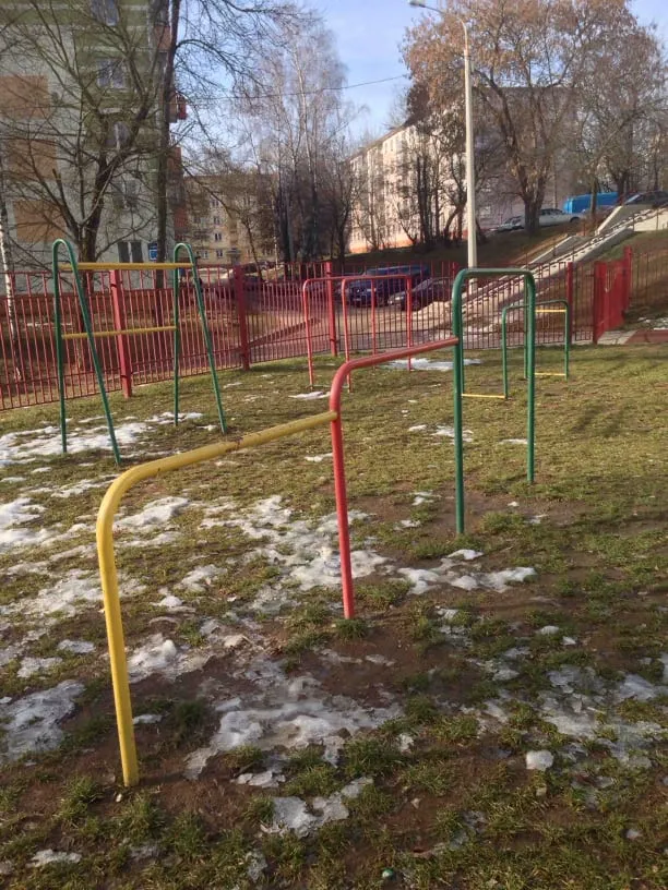 Шведська стінка на майданчику Calisthenics Park at вуліца Бірузова, Мінск – фото 4 з 5