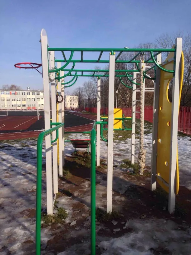Рукохід на майданчику Calisthenics Park at вуліца Бірузова, Мінск – фото 3 з 5