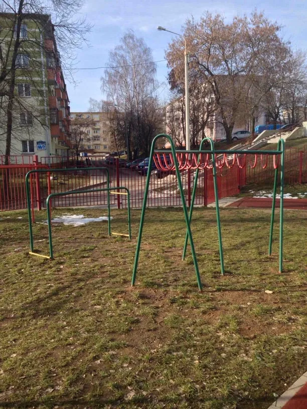 Турнік на майданчику Calisthenics Park at вуліца Бірузова, Мінск – фото 5 з 5