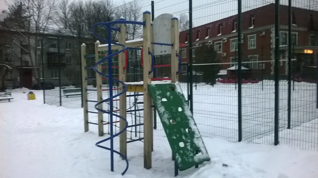 Pull Up Bar at Calisthenics Park at улица Аврова, Петергоф – photo 1 of 2