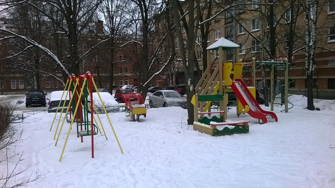 Bară de tracțiuni la Calisthenics Park at Разводная улица, Петергоф #wp3497 – fotografia 1 din 4