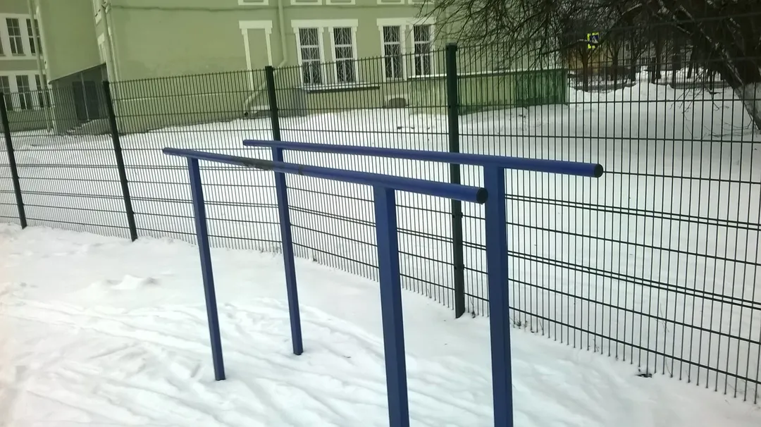 Panca per addominali presso Calisthenics Park at улица Аврова, Петергоф #wp3500 – foto 6 di 6