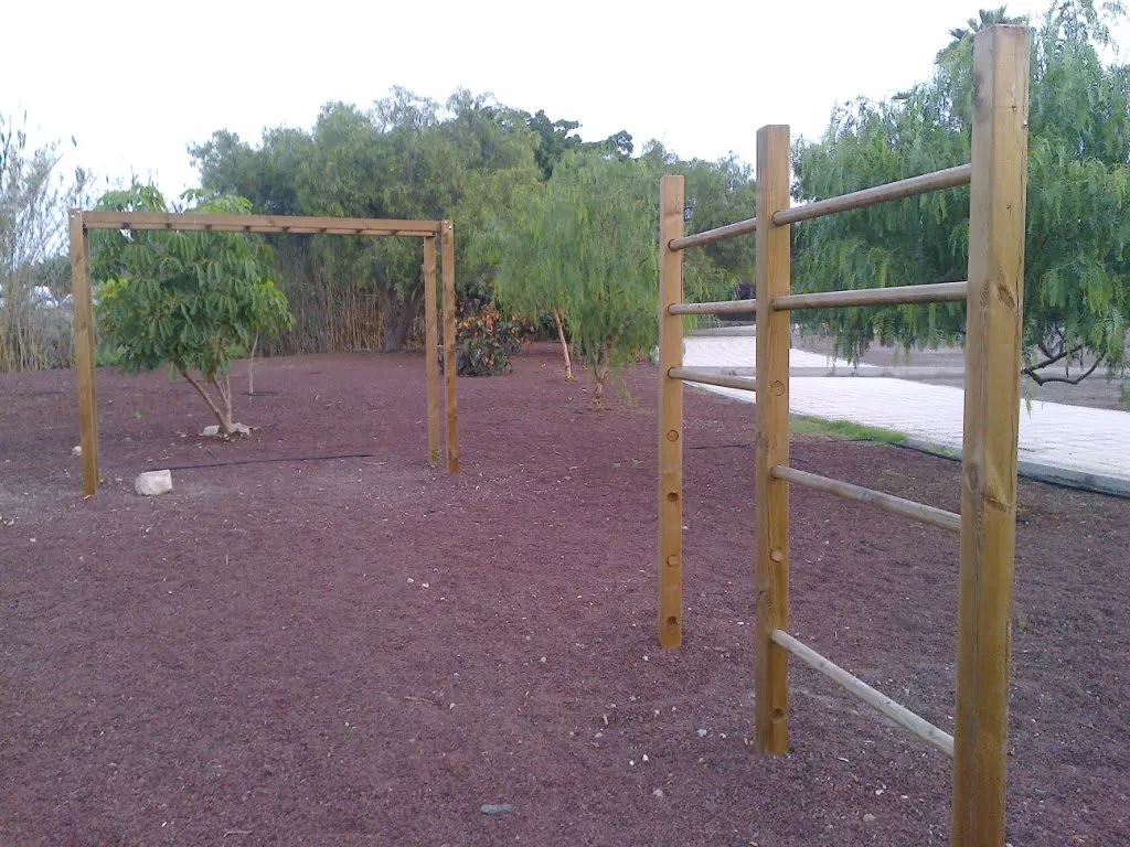 Шведская стенка на площадке Calisthenics Park at Camino las Madrigueras, Los Cristianos – фото 2 из 2