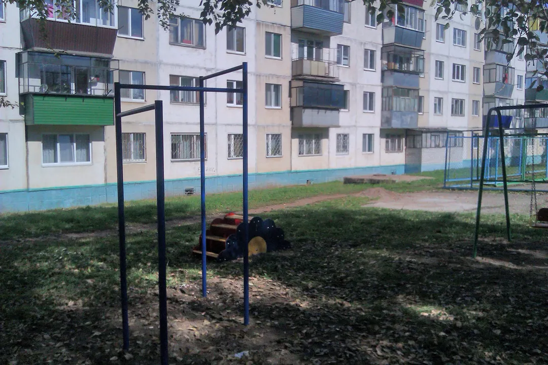 Barres parallèles à Calisthenics Park at вулиця Шевченка, Коростишів – photo 2 sur 3